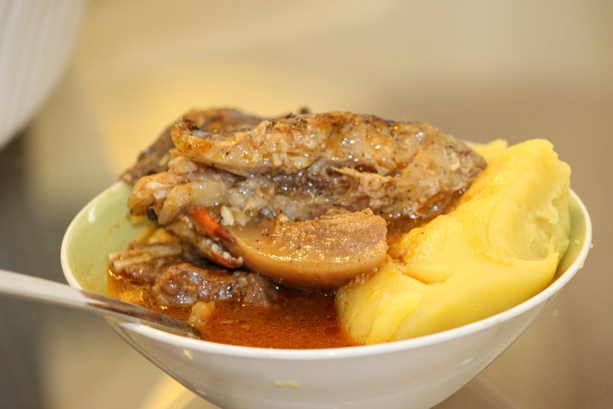 Negotiating African Dish Politics